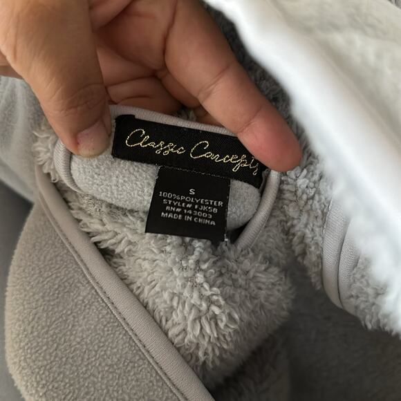 Classic Concepts Reversible sweater size S - Picture 4 of 4